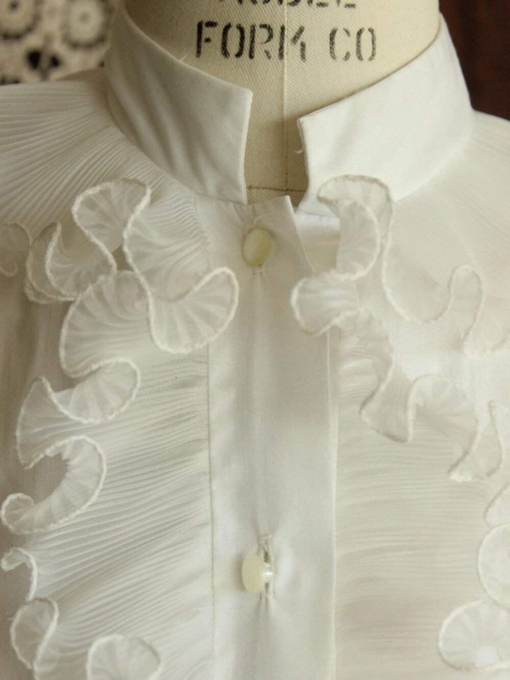 Vintage 1960s Blouse, White Top with Ruffle and Nehru Collar,  New Edwardian - Picture 4 of 12